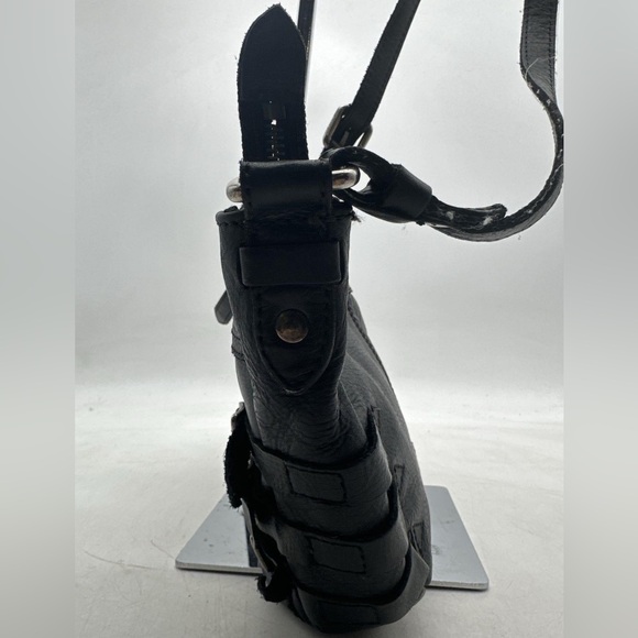 🛑 1 hour sale. Frye, Black Leather Crossbody Bag w/ Buckle Details, lovely - Picture 6 of 9